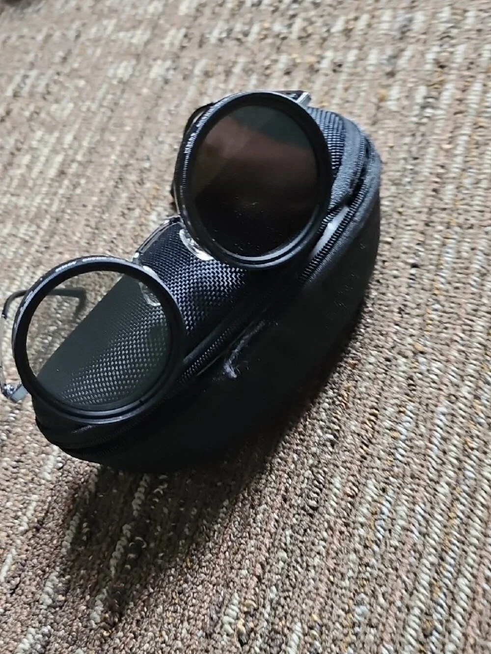 Black VR Headset Case with Protective Sunglasses, Rotation To Adjust Lenses
